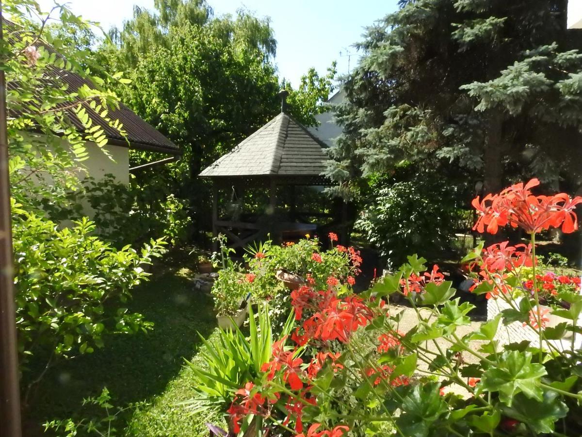 Hotel Haus Gizella Harkan Exterior foto